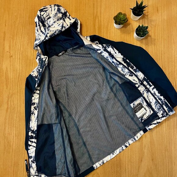 The North Face Girls Rain Jacket - Picture 6 of 7